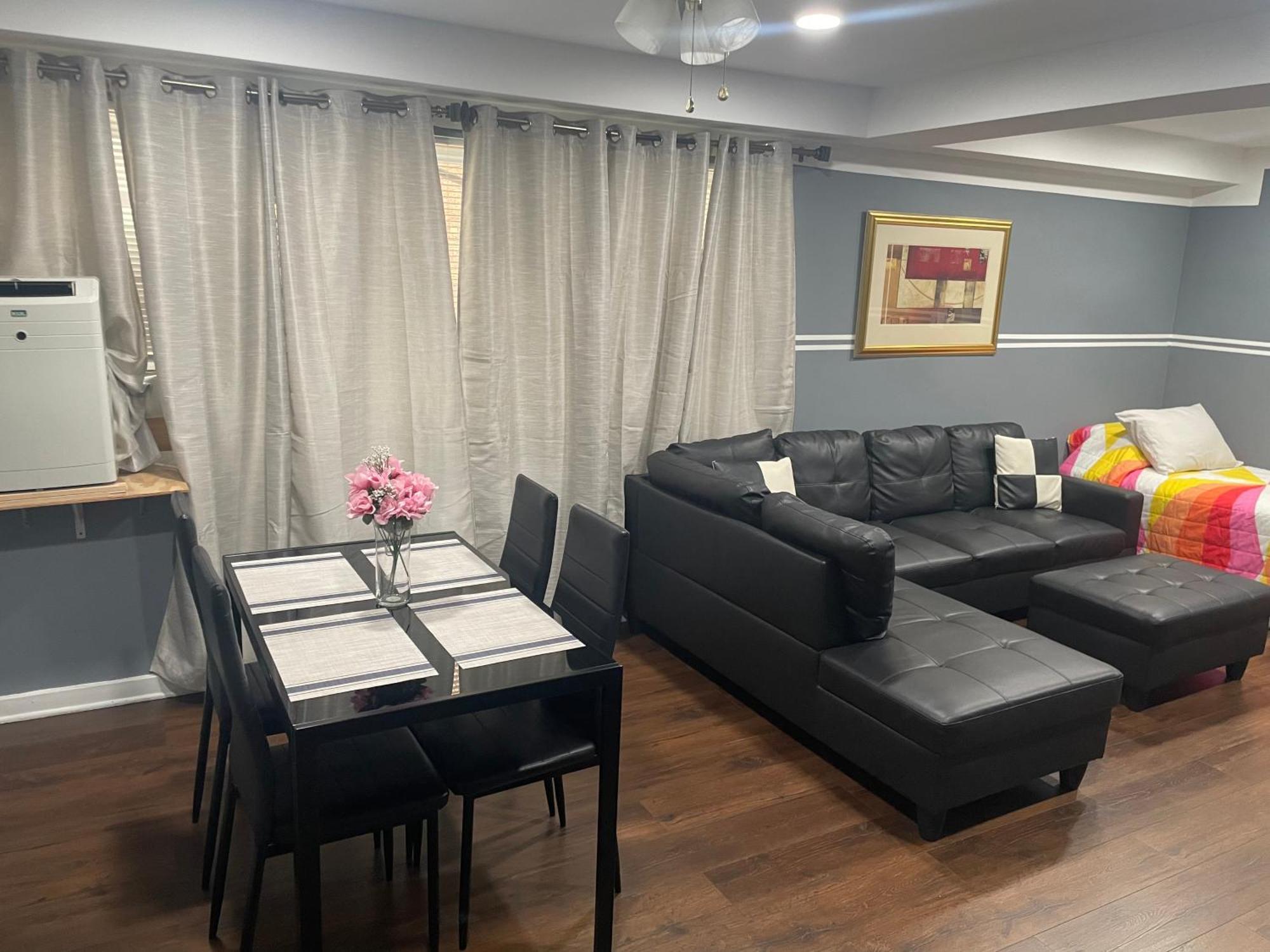 Granville Apartment Chicago